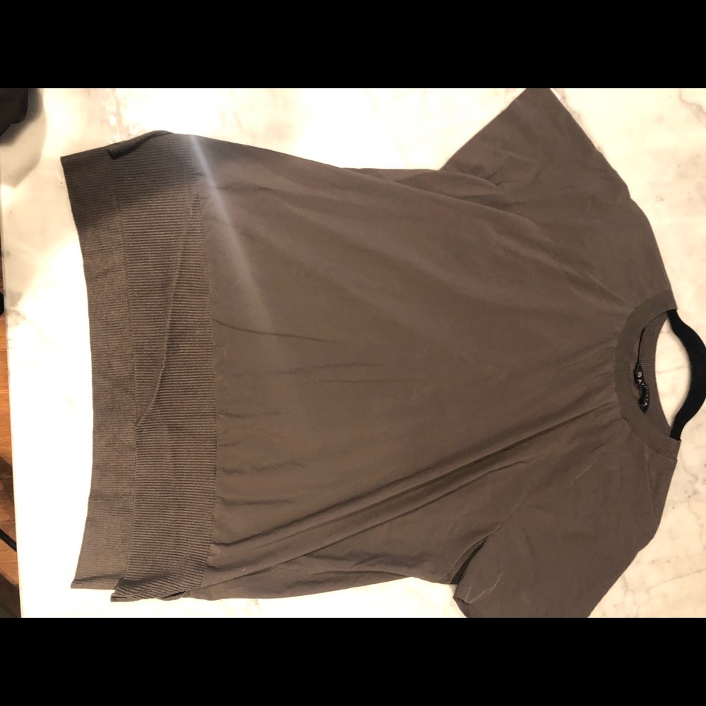 Zephyr T-shirt Athleta Size Medium Army Green